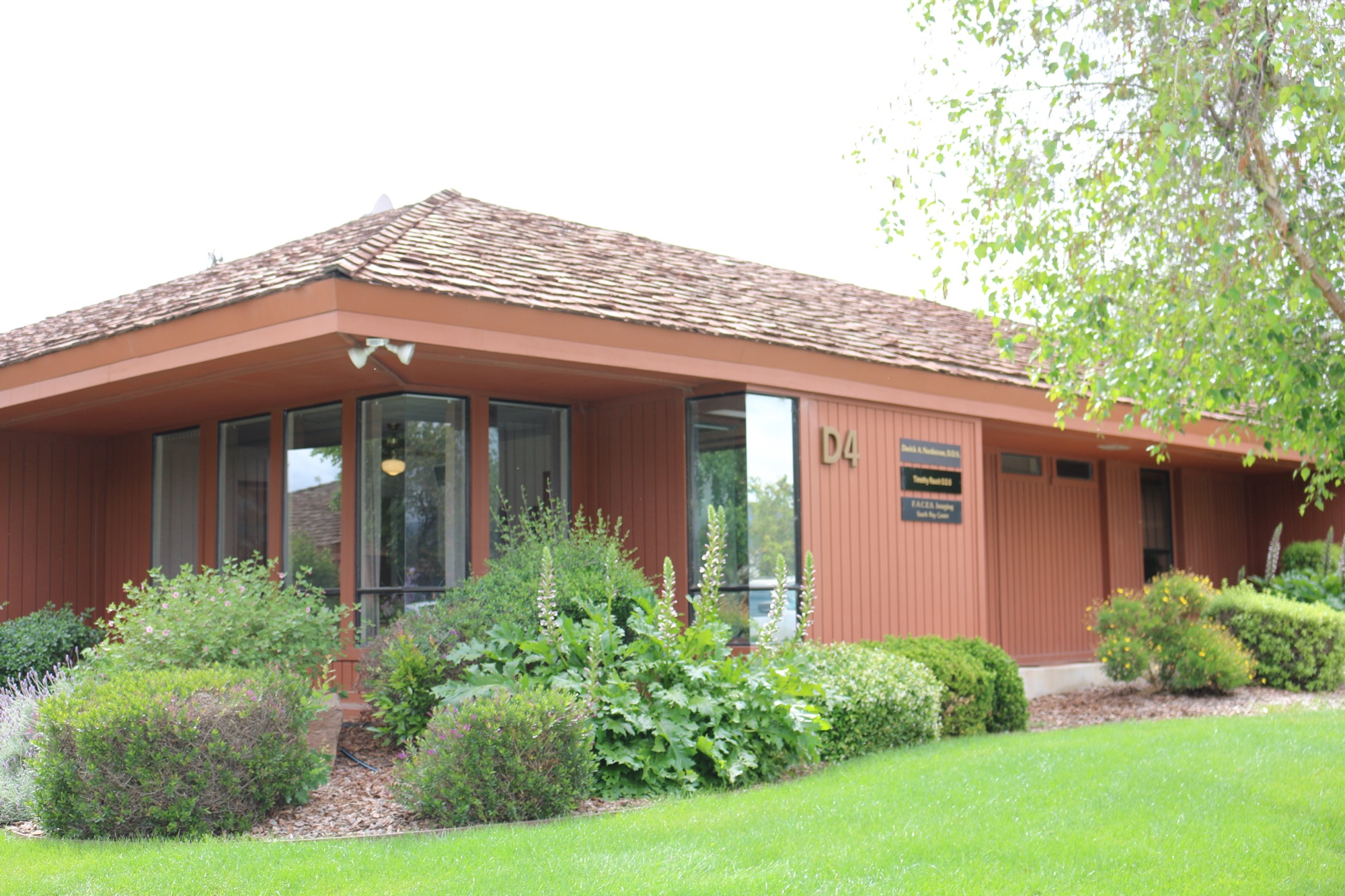 Tim Rauch DDS practice building exterior in Hollister, CA